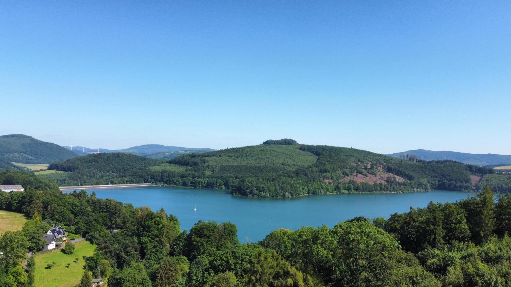Ferienhaus Berghausen Am Hennesee Meschede Exteriör bild